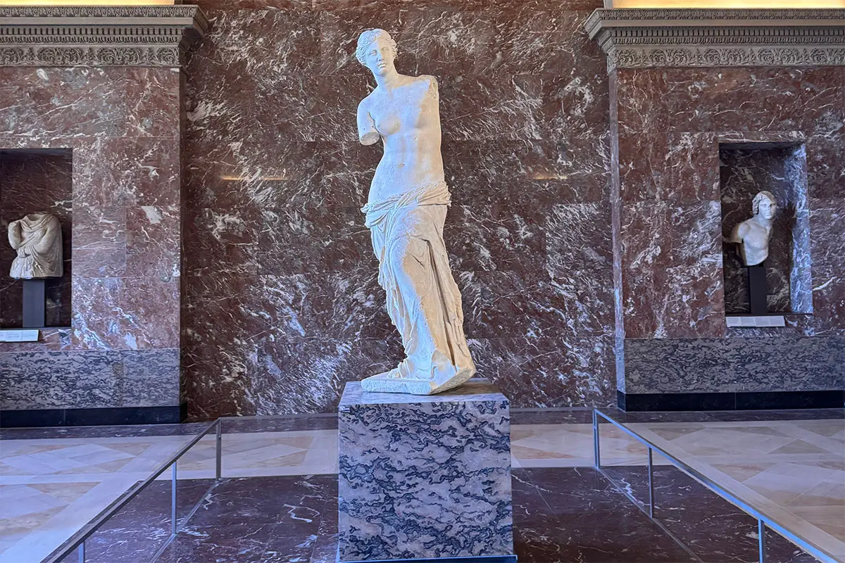 Louvre Museum - Venus of Milo