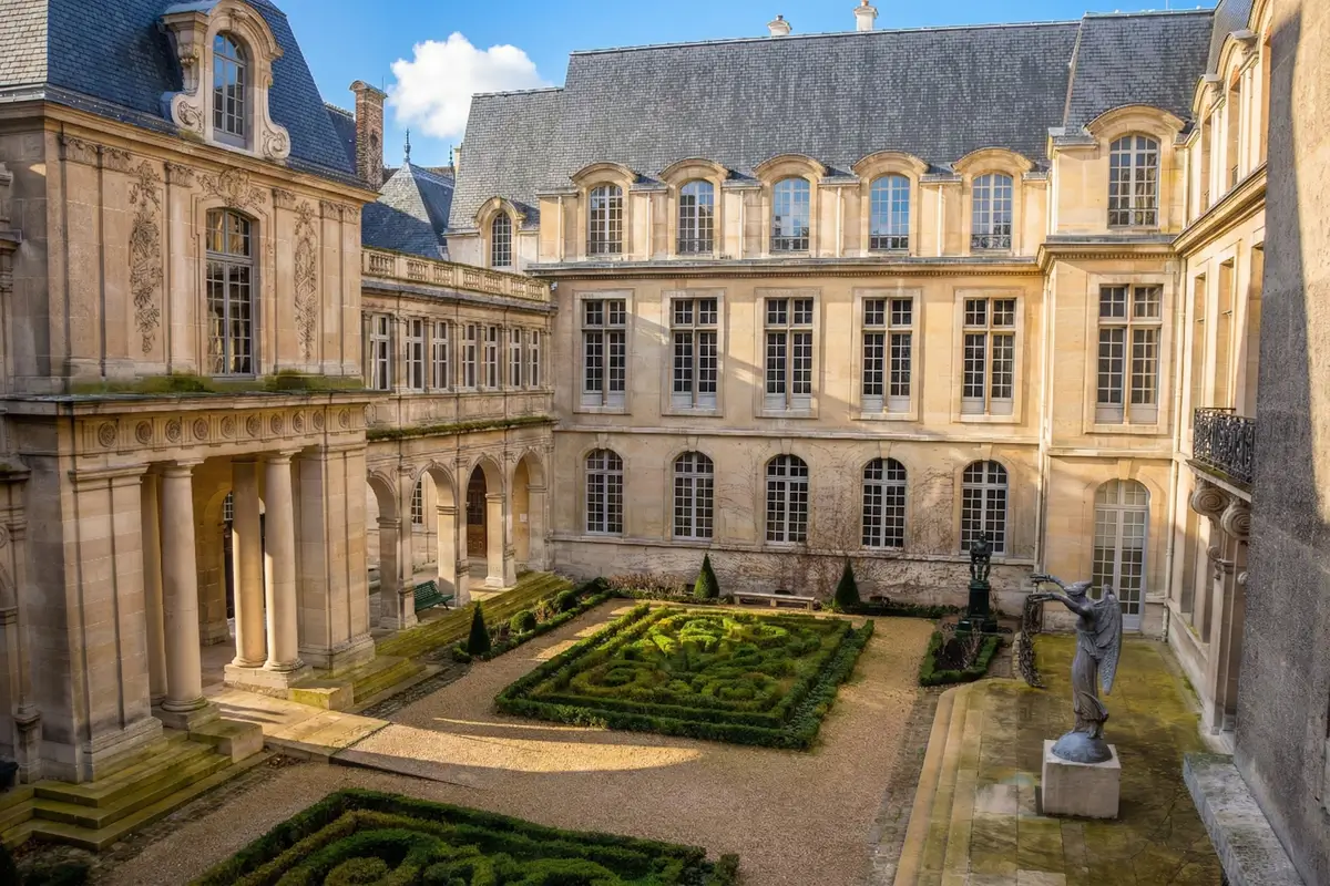 Carnavalet Museum - Gardens