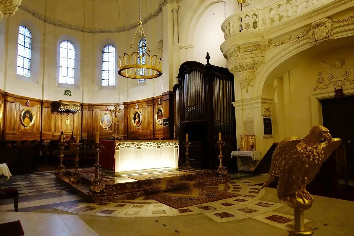 Notre Dame des Doms in Avignon