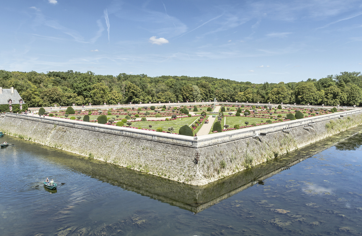 Chenonceau Castle Medici Gardens