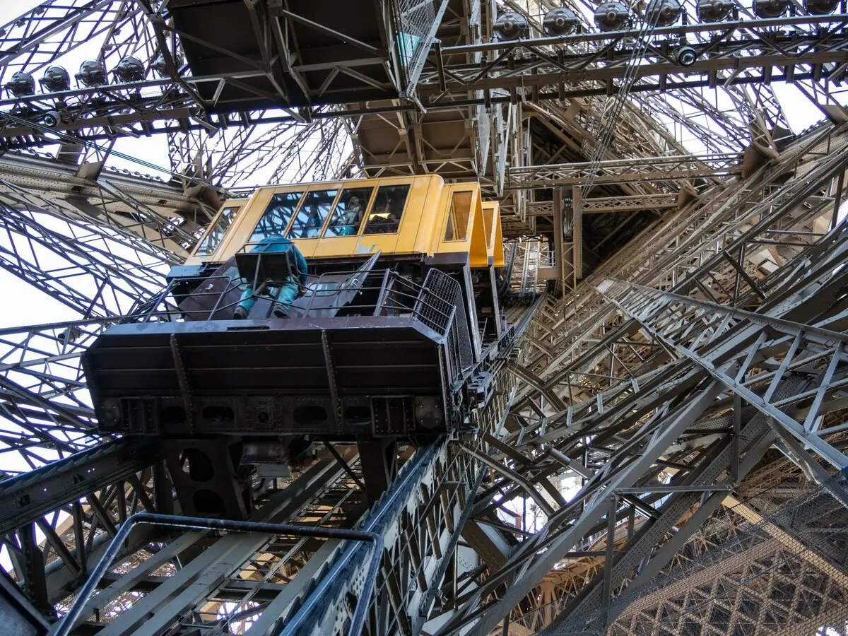 Eiffel Tower - Elevator to the First Floor from the Ground