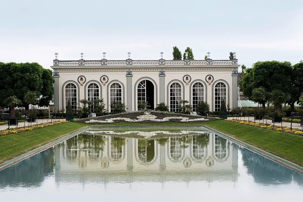 Moet et Chandon - L'Orangerie Champagne Tasting