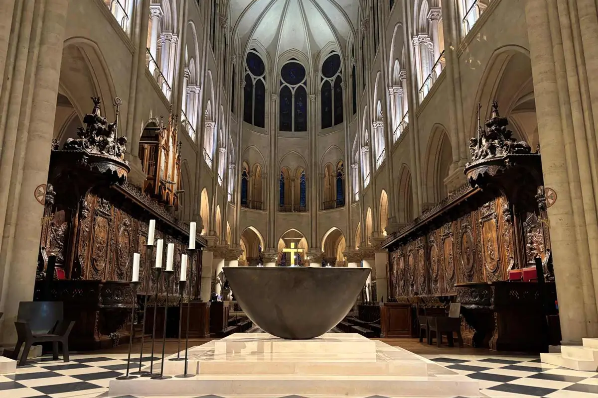 Notre Dame Cathedral - Altar