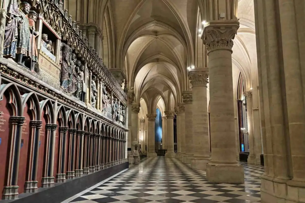 Notre Dame Cathedral - Ambulatory - Choir Screen