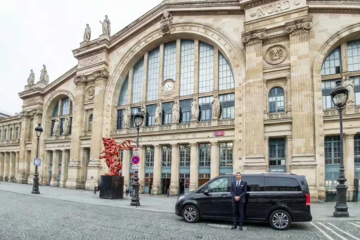 Private Transfer by Mercedes V-Class to/from Paris Train Station