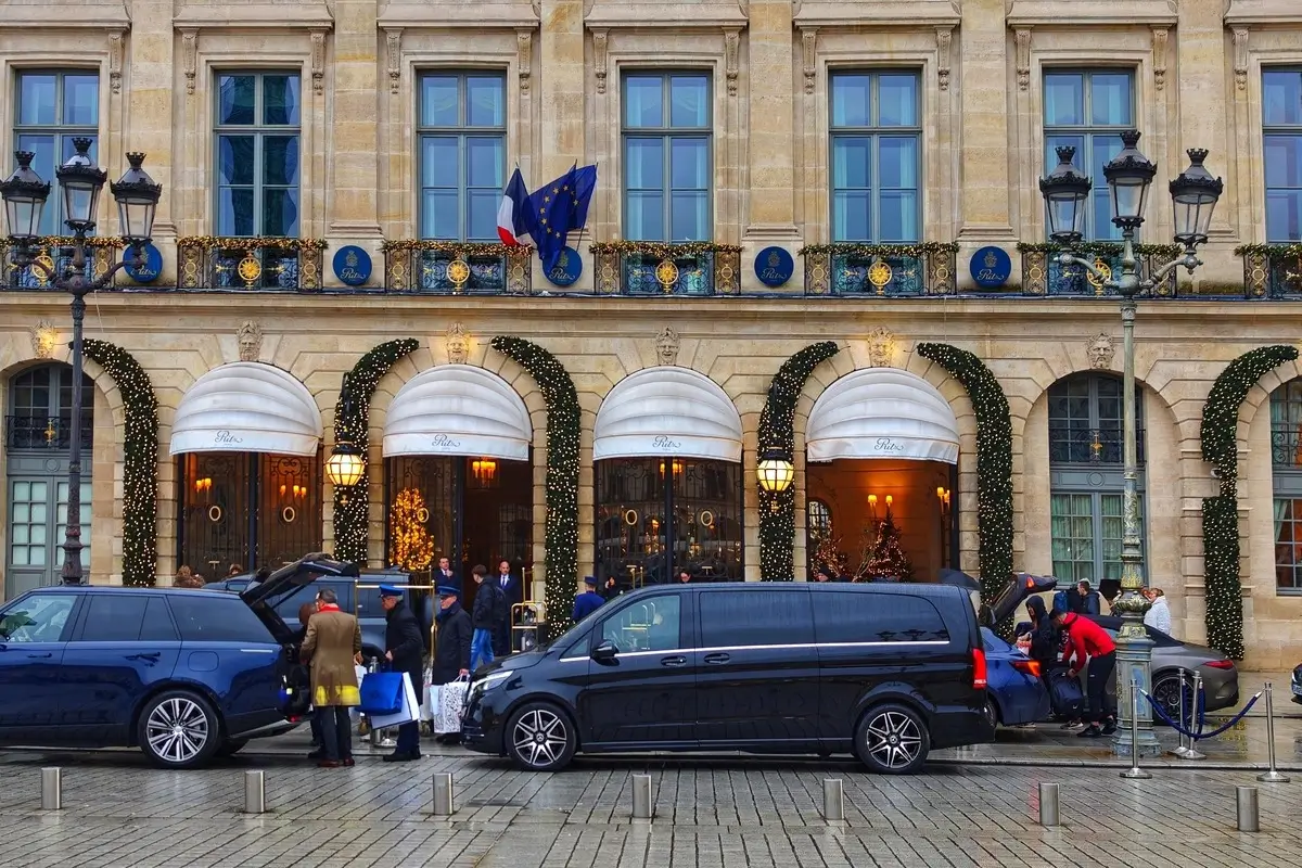 Paris Private Transfer to Paris Train Station by Mercedes V-Class