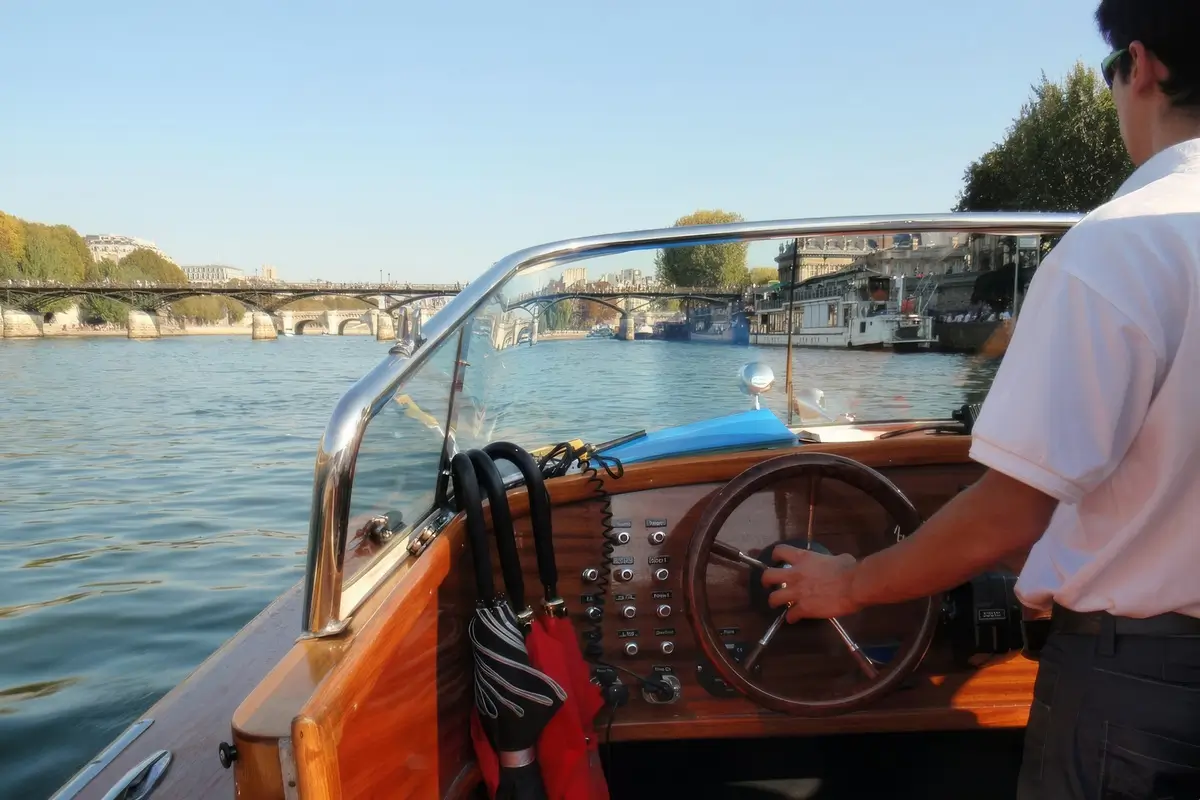 Paris Private Seine Boat Cruise - Boat Front - Riva