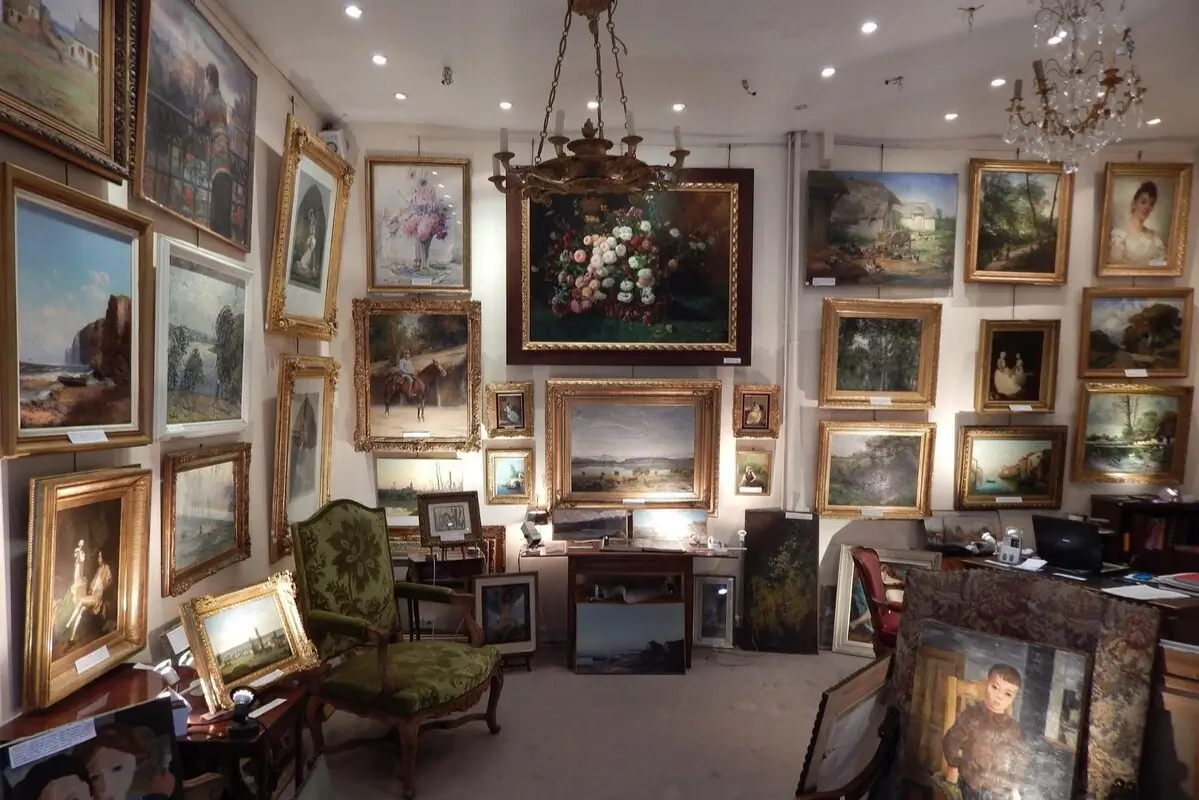 Saint Ouen Flea Market - Paintings Shop