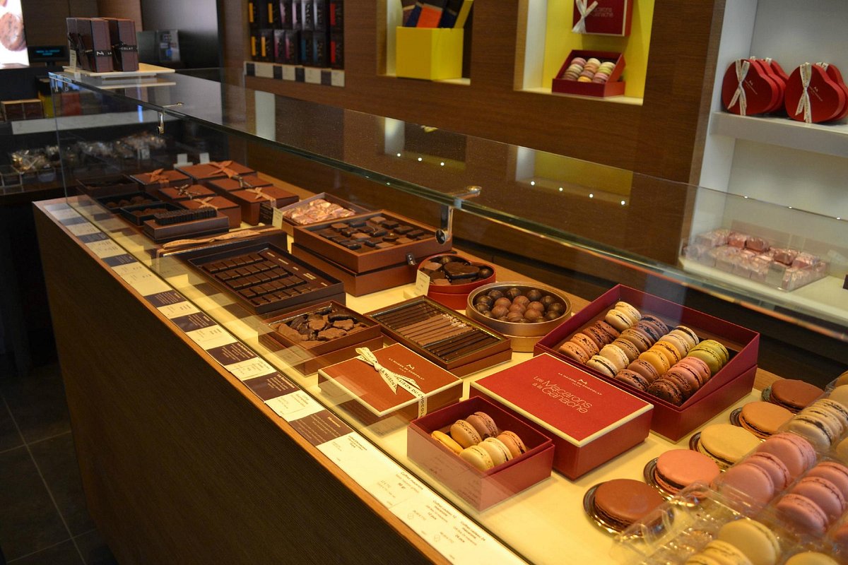 Paris Private Chocolate and Pastry Tour - La Maison du Chocolat Boutique