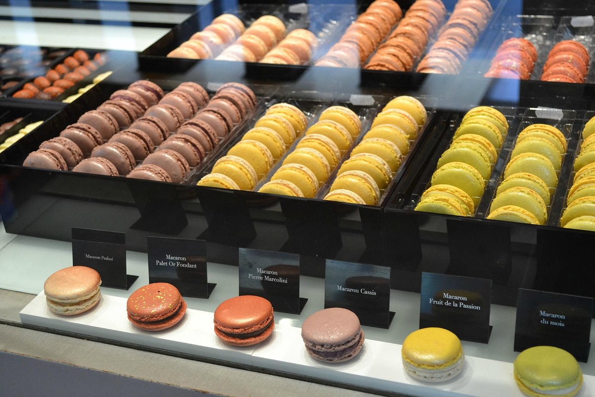 Paris Private Chocolate and Pastry Tour - Pierre Herme Macarons