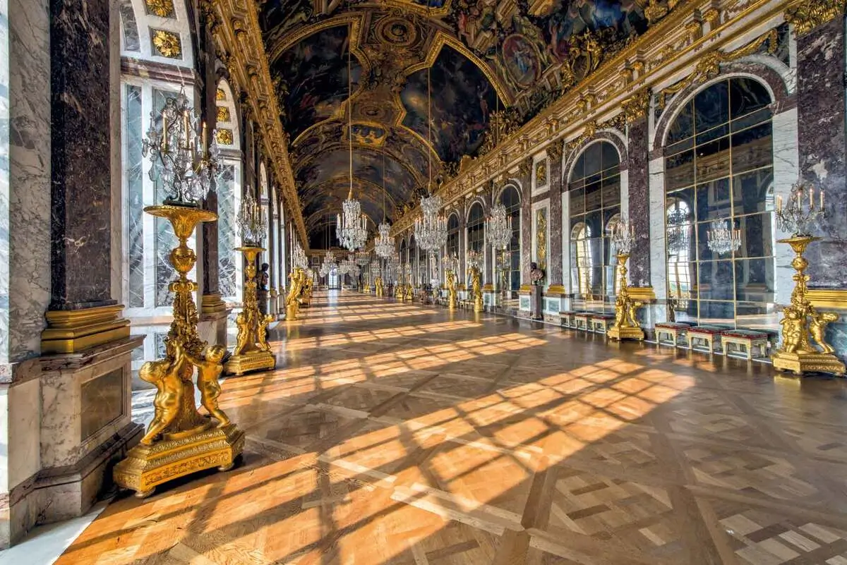 Versailles Castle - Hall of Mirrors