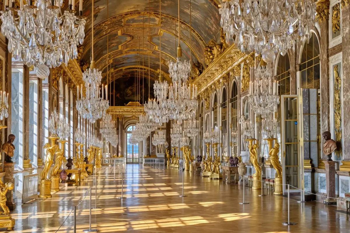 Versailles Castle - Hall of Mirrors